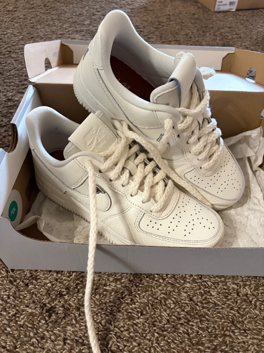 Nike Women's Air Force 1 '07 LV8